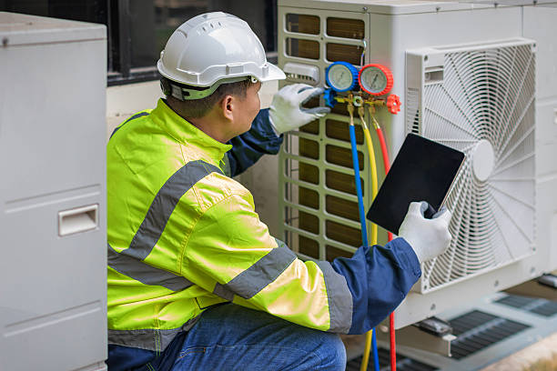 Professional Hvac technician working in South Jordan, UT